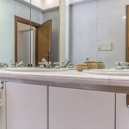 Guesthost - Palazzo Borghese Lovely Flat