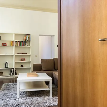 Apartamento Guesthost - Palazzo Borghese Lovely Flat *
