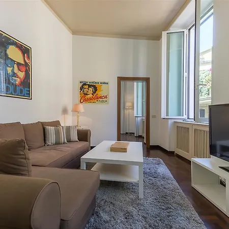아파트 Palazzo Borghese Lovely Flat